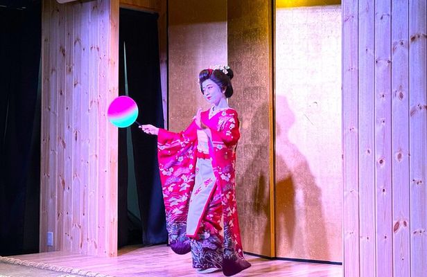 Tokyo: Sumo Entertainment Show with Chicken Hot Pot & Geisha