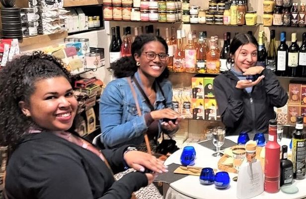 Flavors of Greece: Olive Oil and Wine Tasting Tour in Athens