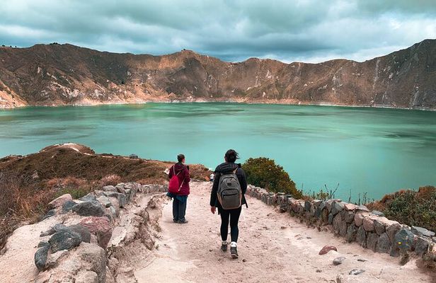 Discover Quilotoa and Baños in a Day from Quito