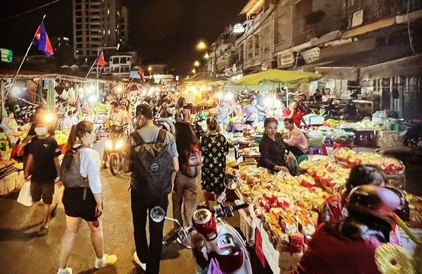 Ultimate Phnom Penh Food Tour by Tuk Tuk: 20 Tastings and Drinks