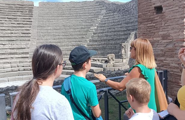Skip the Line Pompeii Tour For Kids and Families w Special Guide