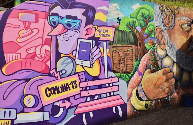 City Tour + Commune 13 Medellin