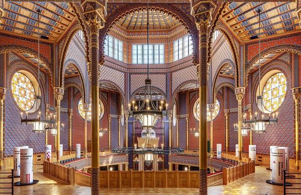 Budapest Custom Tour with a Resourceful Local Guide