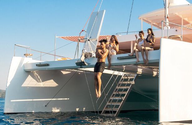 Pattaya: 3 Island-Hopping Full-Day Party Catamaran Cruise