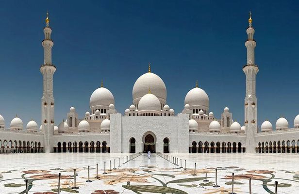Dubai to Abu Dhabi Sightseeing Tour with Grand Mosque Visit