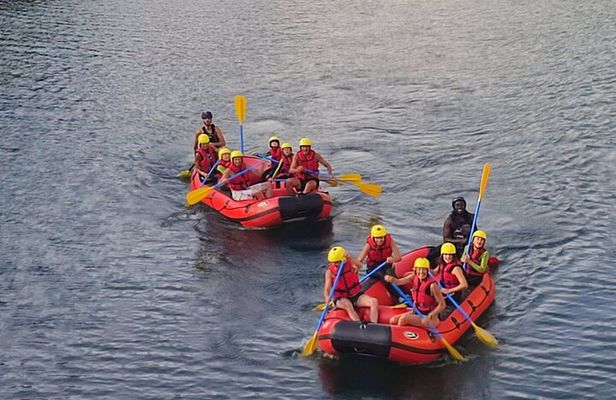 Rafting activity with family in Lucca