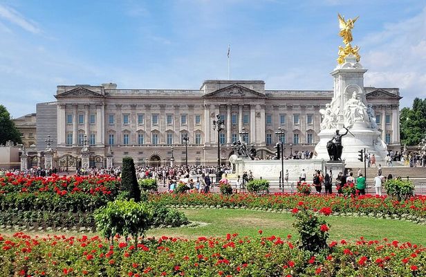 Royal Tour & Buckingham Palace State Rooms or Royal Mews Option