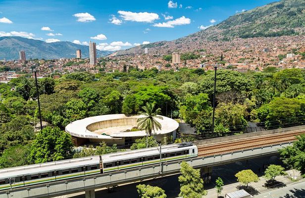 Botanical Garden and Arvi Park Medellín City Tour 