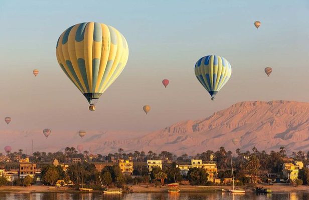 Sunrise Hot Air Balloon Rides in Luxor