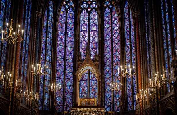 Sainte-Chapelle and Conciergerie Guided Tour with Ticket in Paris