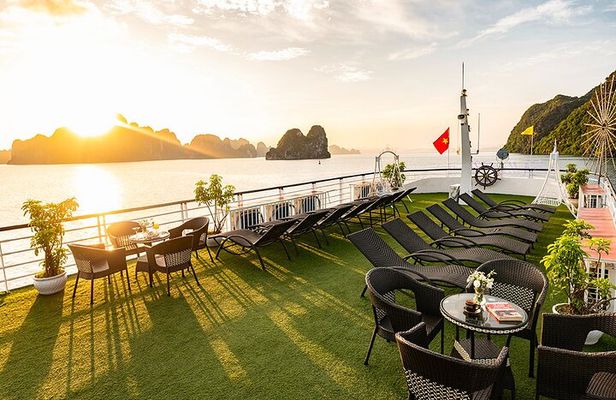 Halong Bay Shore Excursion 6 Hour Private Cruise from Cruise Port
