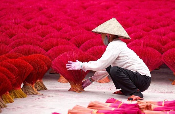 Quang Phu Cau Incense Village Hoa Lu - Tam Coc Small Group Tour
