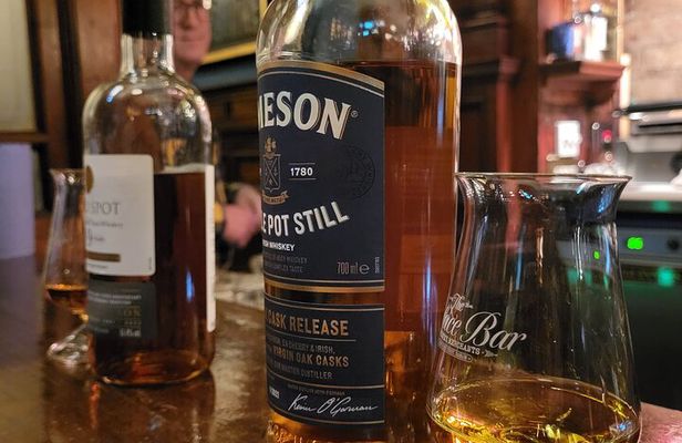 Pub Crawl Walking Tour Through the Heart of Irelands Capital