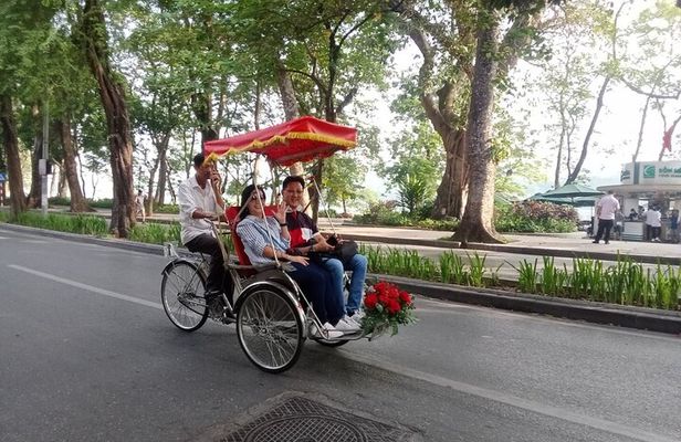 Hanoi Tuk Tuk Tour