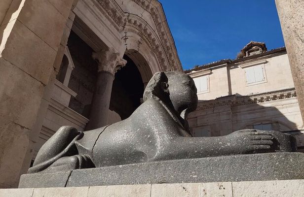 Split Walking Tour - Rome away from Rome (small group)
