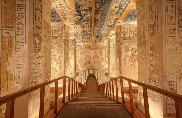 Private Full Day Tour to East and West Banks of Luxor