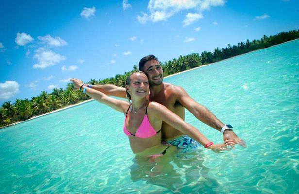 Saona Island Day Trip with Lunch, Transportation and Drinks