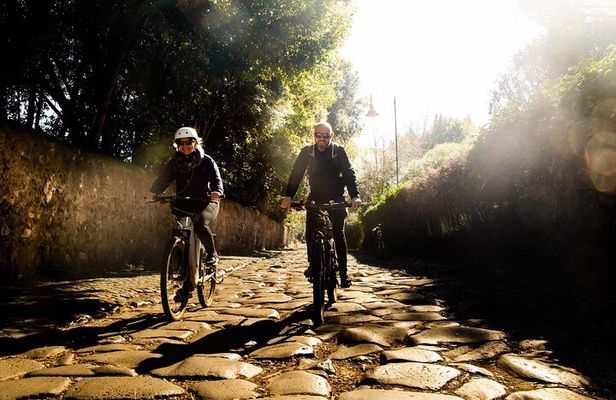 Appian Way Bike tour Underground with Catacombs & Lunch