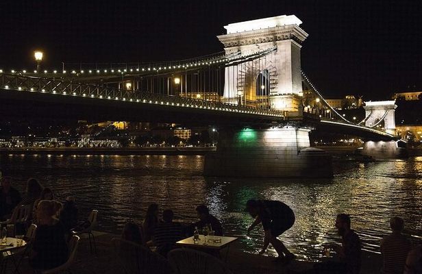 Budapest Evening Sightseeing Cruise with your own Chauffeur