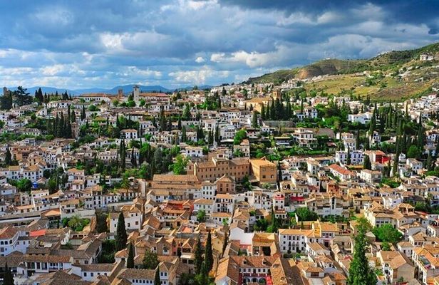 Albayzín and Sacromonte Private Guided Walking Tour in Granada