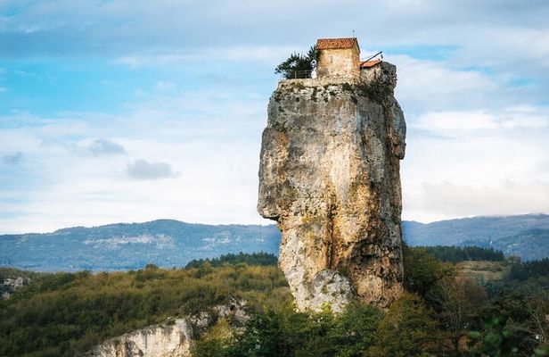 Kutaisi:Chiatura Tour with Katskhi Pillar & Cable Car Experience