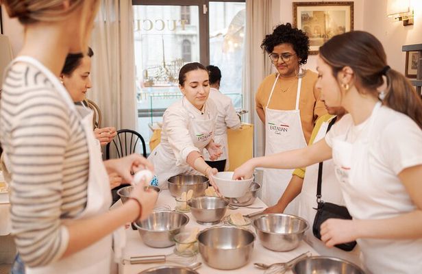 Pasta and Tiramisu Cooking Class in Rome, Piazza Navona