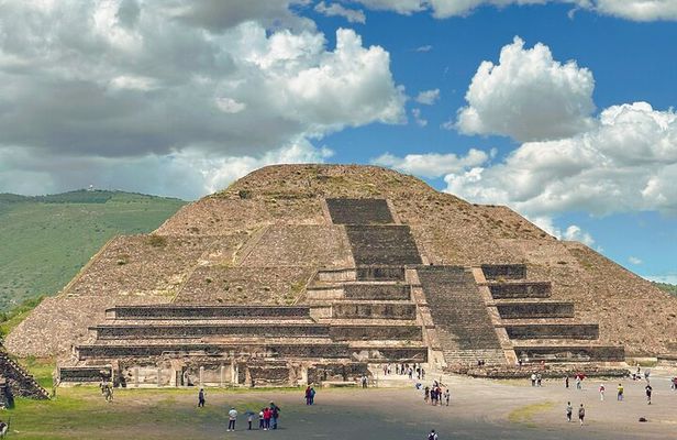 Teotihuacán Pyramids Private Tour From Mexico City