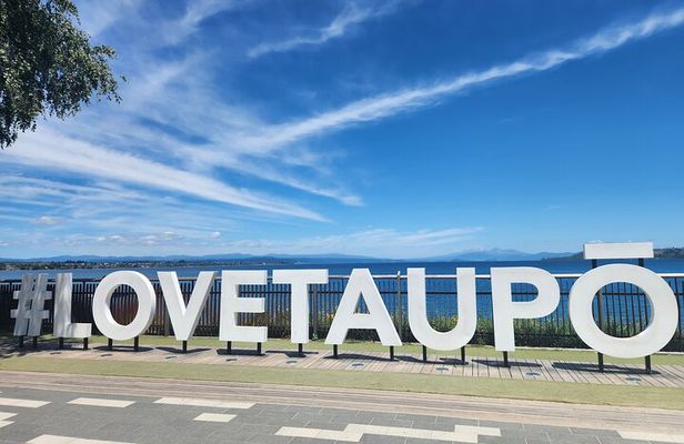 Auckland: Rotorua, Taupo, Waiotapu & Huka Falls Private Trip