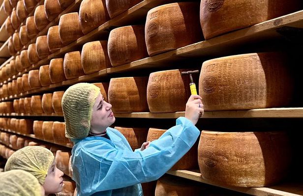 The art of Parmigiano Reggiano and real Balsamic vinegar