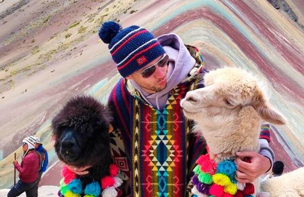 1 Day Rainbow Mountain Walking Tour