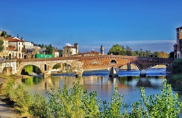 Verona Highlights & Hidden Gems Walking Tour 