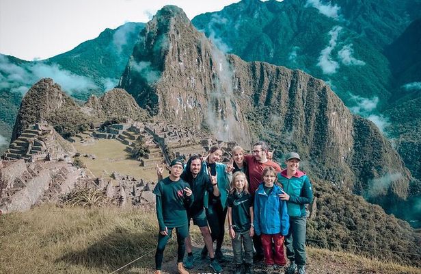 Sacred Valley and Machu Picchu 2 Days Tour