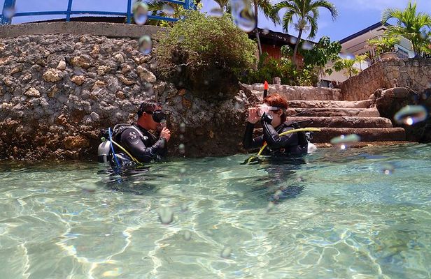 Cebu: Scuba Diving Experience beach entry in Mactan
