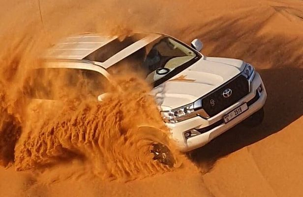 Evening Desert Safari with BBQ Dinner Live Shows