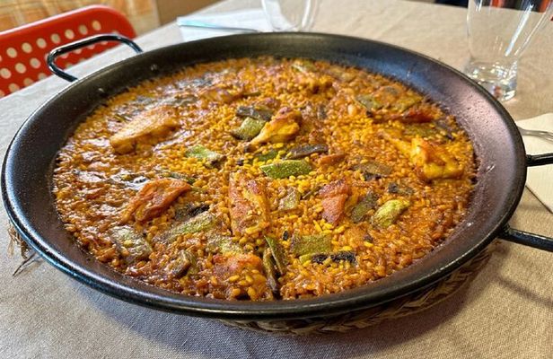 Valencia Paella & Tapas Home Cooking Class with Local Chef Jose
