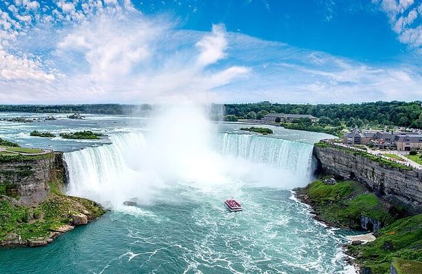 Toronto to Niagara Falls Tour: Skip-the-Line Boat & Journey