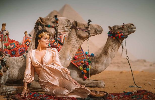 Egypt Luxury Photoshoot & Full Day Private Day Tour at Giza