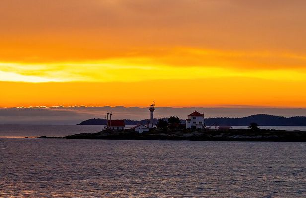 Campbell River, BC: 2 Hour Coastal Sunset Tour By Boat