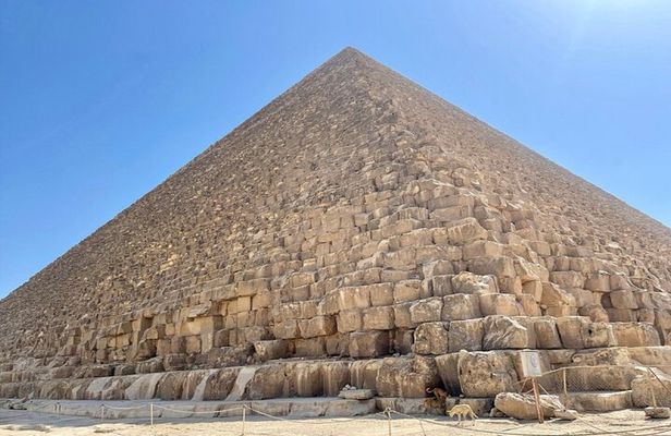 Private Tour Pyramids of Giza Memphis and Saqqara