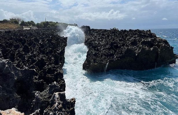 All-Inclusive South Bali Tour: Tanah Barak, GWK, Uluwatu & Kecak