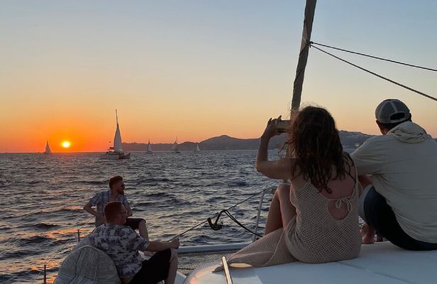 Santorini Sunset Sailing Cruise: Dinner, BBQ, Open Bar, Transfers