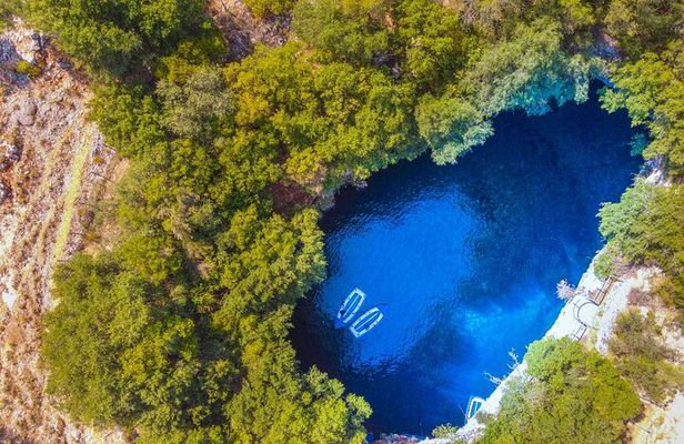Discover the Highlights of Kefalonia Full-Day Tour