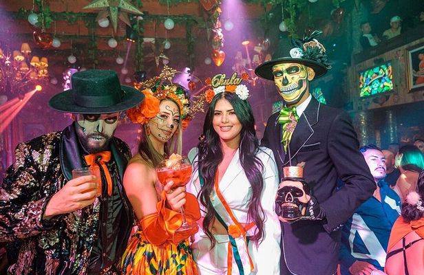 A Night Out in Medellin with Dinner and Drinks Included