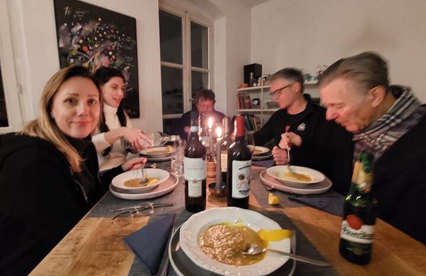 Traditional German Dinner with Live Sax Performance in Berlin