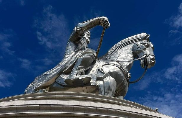 Private tour wth Olivia: Genghis Statue-Turtle Rock-Terelj-Zaisan