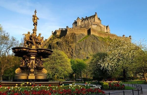Edinburgh Must-See Attractions Walking Tour With A Guide