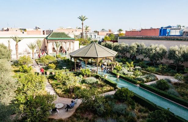 Marrakech : Madrasa Ben Youssef & Secret Garden and Medina Tour
