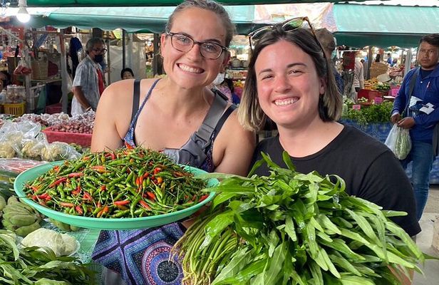Morning Cooking Class in Organic Farm with Local Market Tour