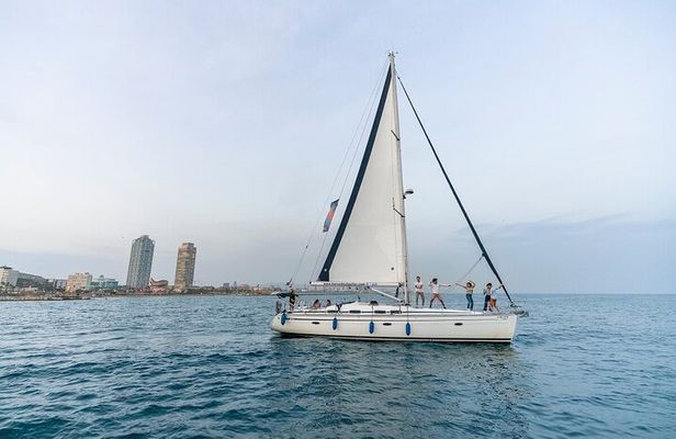 Sailing excursion Barcelona and visit to a winery in Alella