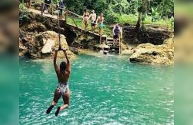 Dunn's River Falls and Blue Hole Secret Falls Combo Daytrip